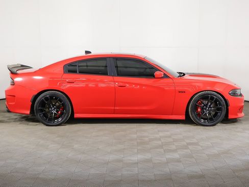 Used 2018 Dodge Charger R/T image 23