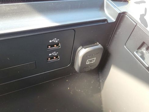 Used 2023 MAZDA MAZDA3 s image 28