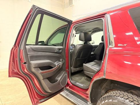 Used 2016 GMC Yukon SLT AWD/4WD image 34