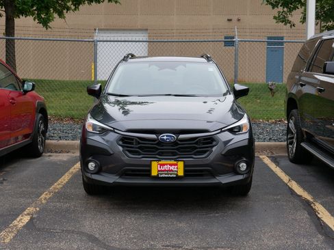 Used 2024 Subaru Crosstrek 2.0i Premium AWD/4WD image 2