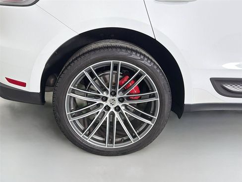 Certified 2023 Porsche Macan S AWD/4WD image 13