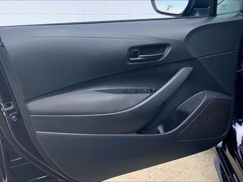 Used 2025 Toyota Corolla LE FWD image 27