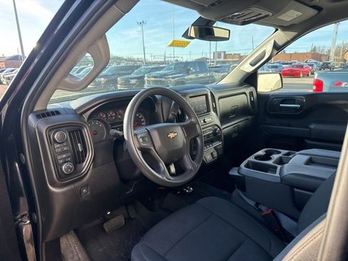 Used 2020 Chevrolet Silverado 1500 Custom w/ Custom Value Package image 11