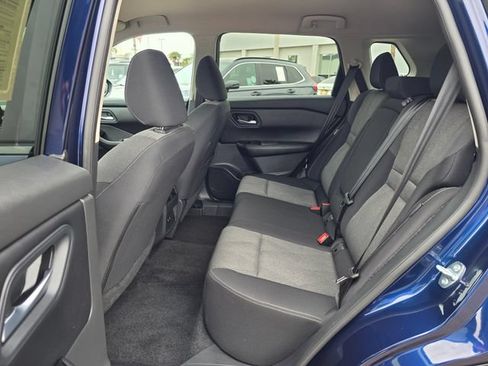 Used 2025 Nissan Rogue SV FWD image 16
