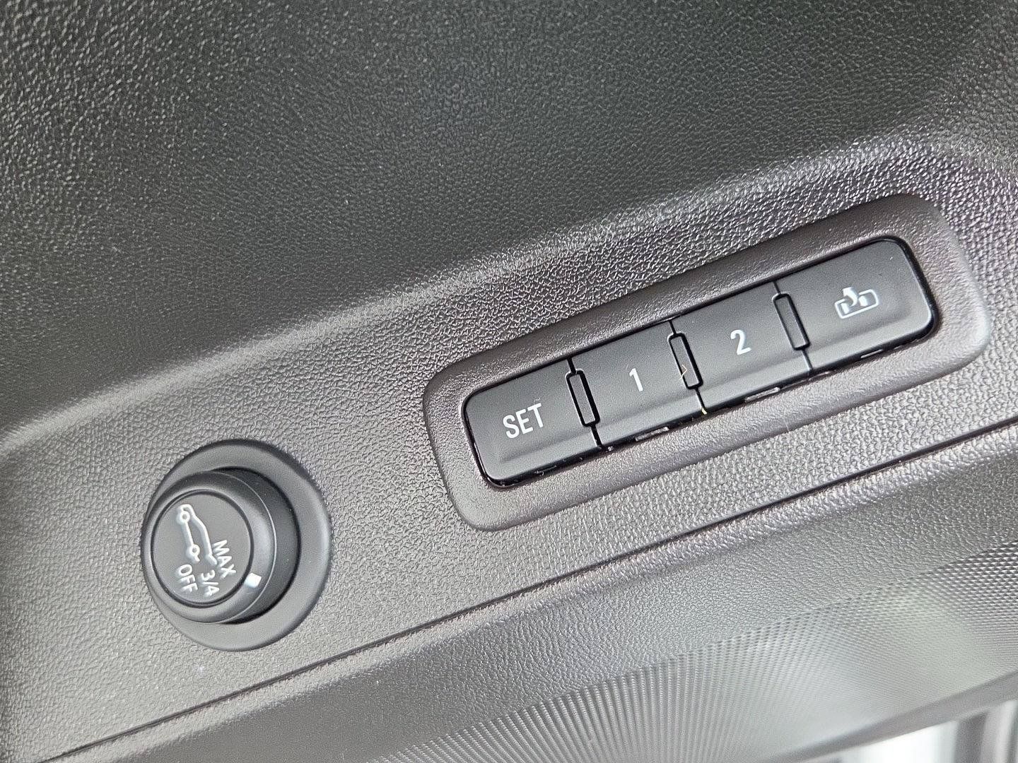 Used 2021 Chevrolet Equinox Premier FWD image 11