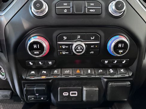 Used 2020 GMC Sierra 1500 Denali w/ Denali Ultimate Package image 22