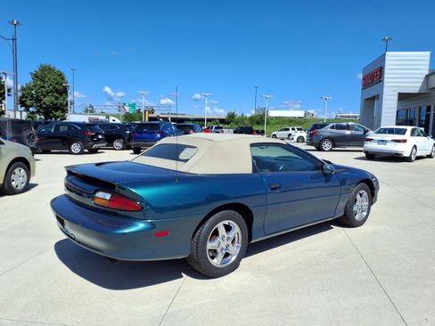 Used 1997 Chevrolet Camaro Z28 RWD image 20