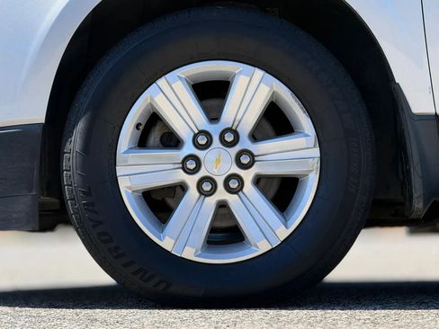 Used 2014 Chevrolet Traverse LT w/ LPO, 'HIT The Road' Package image 31