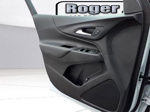 Used 2024 Chevrolet Equinox LT image 19