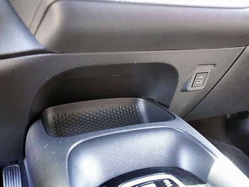 Used 2023 Toyota Corolla SE w/ SE Premium Package FWD image 29