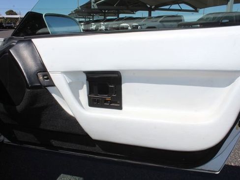 Used 1993 Chevrolet Corvette Convertible image 14
