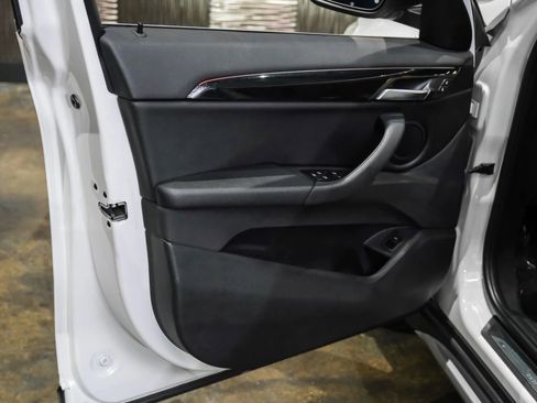Used 2017 BMW X1 xDrive28i image 38