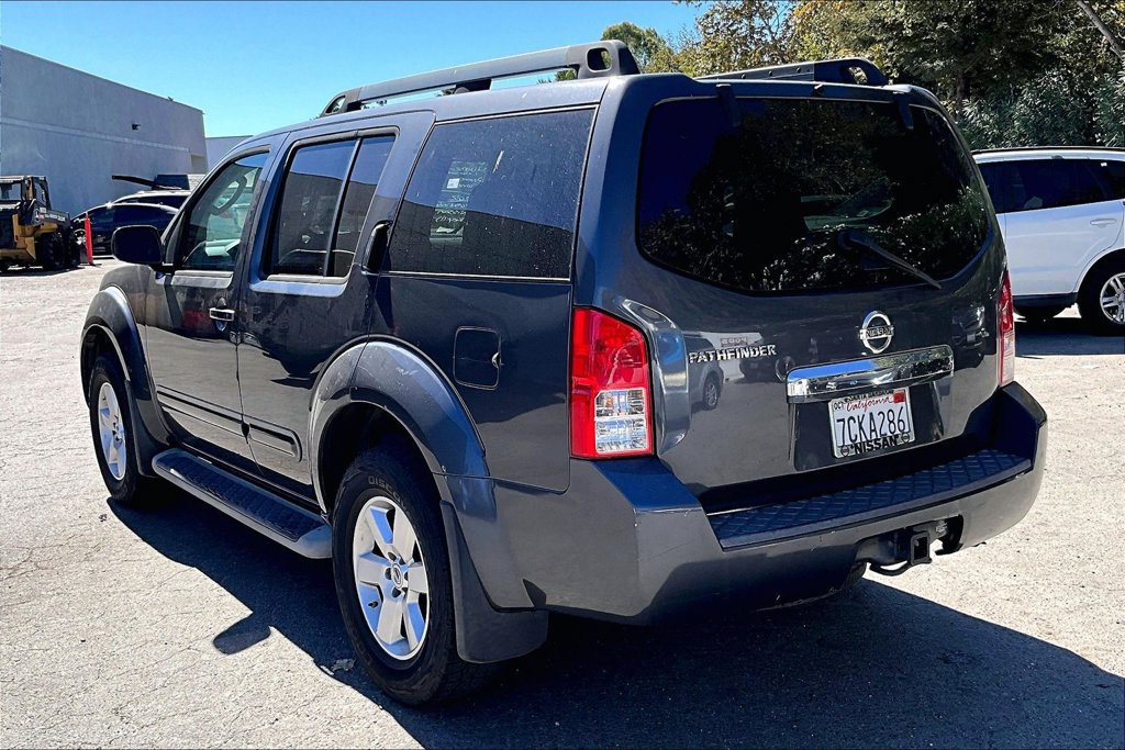 Used 2012 Nissan Pathfinder SV AWD/4WD image 6