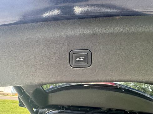 Used 2021 Buick Enclave Essence FWD image 25