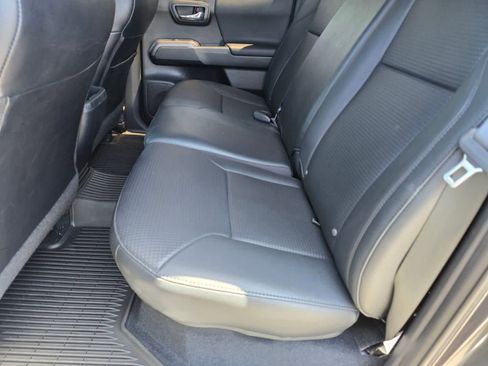 Used 2019 Toyota Tacoma TRD Sport w/ TRD Premium Sport Package RWD image 13