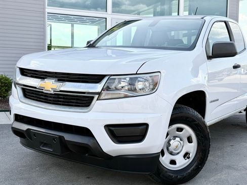 Used 2018 Chevrolet Colorado W/T w/ WT Convenience Package RWD image 2