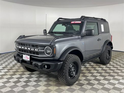 Used 2022 Ford Bronco Black Diamond image 1