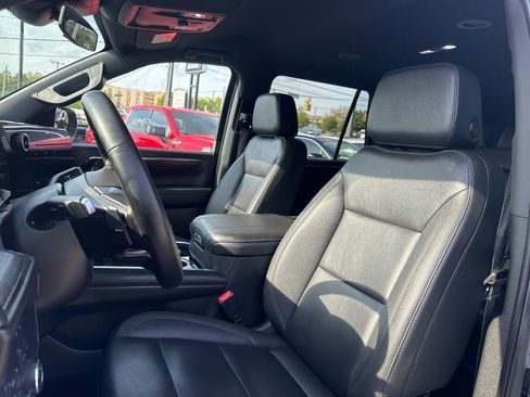 Used 2025 Chevrolet Tahoe LT image 15