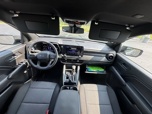 Used 2025 Chevrolet Colorado Trail Boss image 50