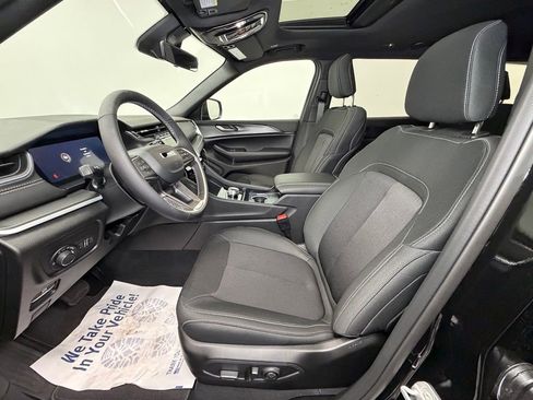New 2026 Jeep Grand Cherokee L Laredo AWD/4WD image 4