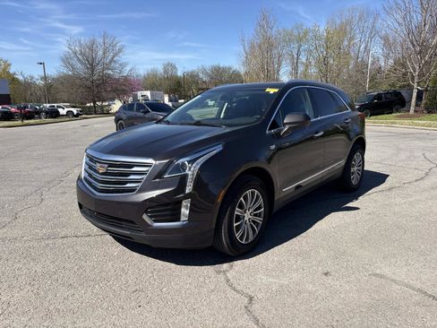 Used 2017 Cadillac XT5 Luxury w/ Driver Awareness Package image 3