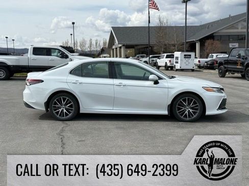 Used 2021 Toyota Camry XLE AWD/4WD image 6
