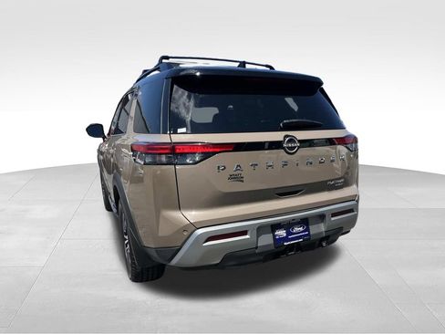 Used 2023 Nissan Pathfinder Platinum AWD/4WD image 6
