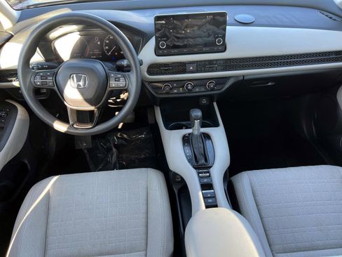 Certified 2023 Honda HR-V LX image 9