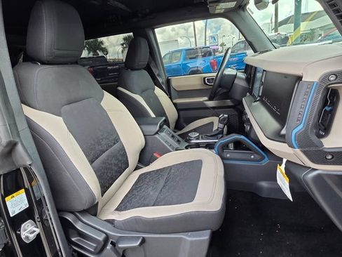 Used 2023 Ford Bronco Wildtrak AWD/4WD image 14