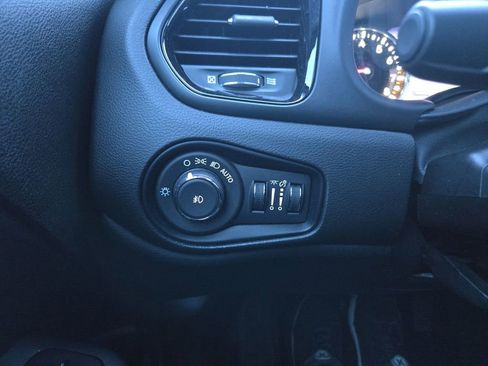 Used 2023 Jeep Renegade Altitude w/ Sun/Sound Group image 23