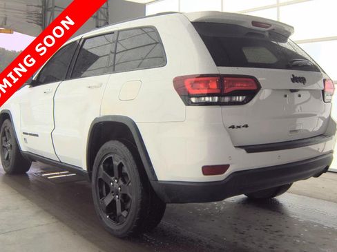 Used 2021 Jeep Grand Cherokee Freedom Edition AWD/4WD image 3
