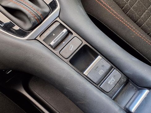 Used 2025 Honda HR-V Sport image 20
