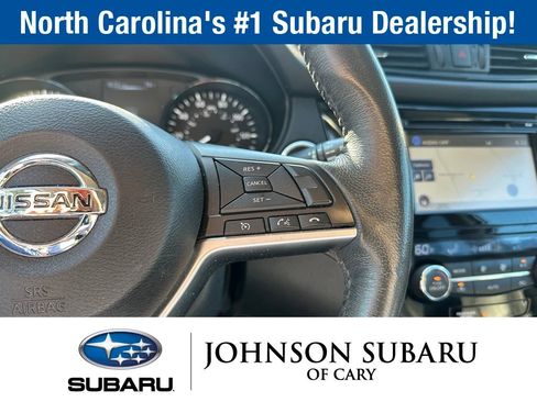 Used 2017 Nissan Rogue SL w/ SL Premium Package AWD/4WD image 16
