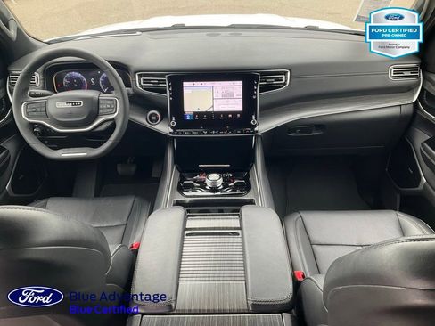 Used 2023 Jeep Wagoneer Series III w/ Premium Group I image 3