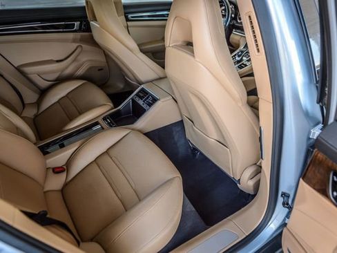 Used 2018 Porsche Panamera image 43
