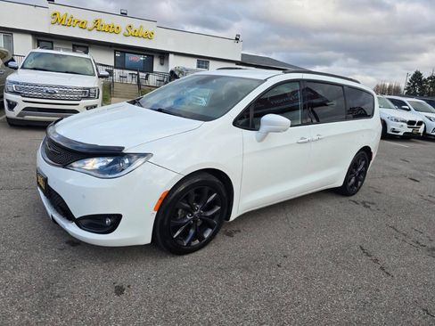 Used 2020 Chrysler Pacifica Touring w/ Advanced Safetytec Group FWD image 77