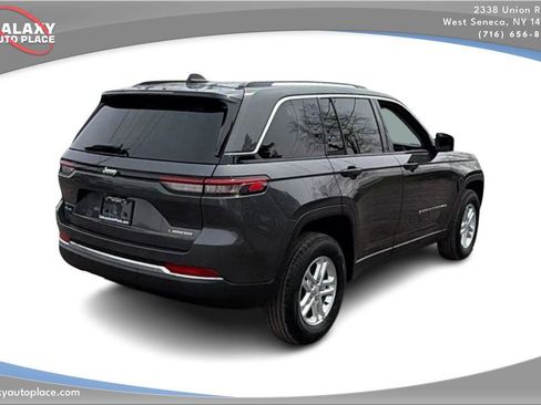 Used 2023 Jeep Grand Cherokee Laredo w/ Luxury Tech Group I AWD/4WD image 5