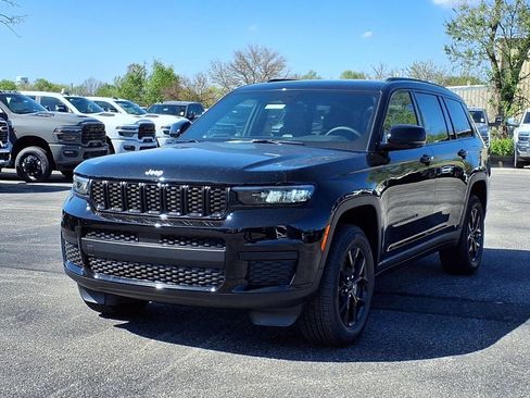 New 2025 Jeep Grand Cherokee L Altitude AWD/4WD image 2