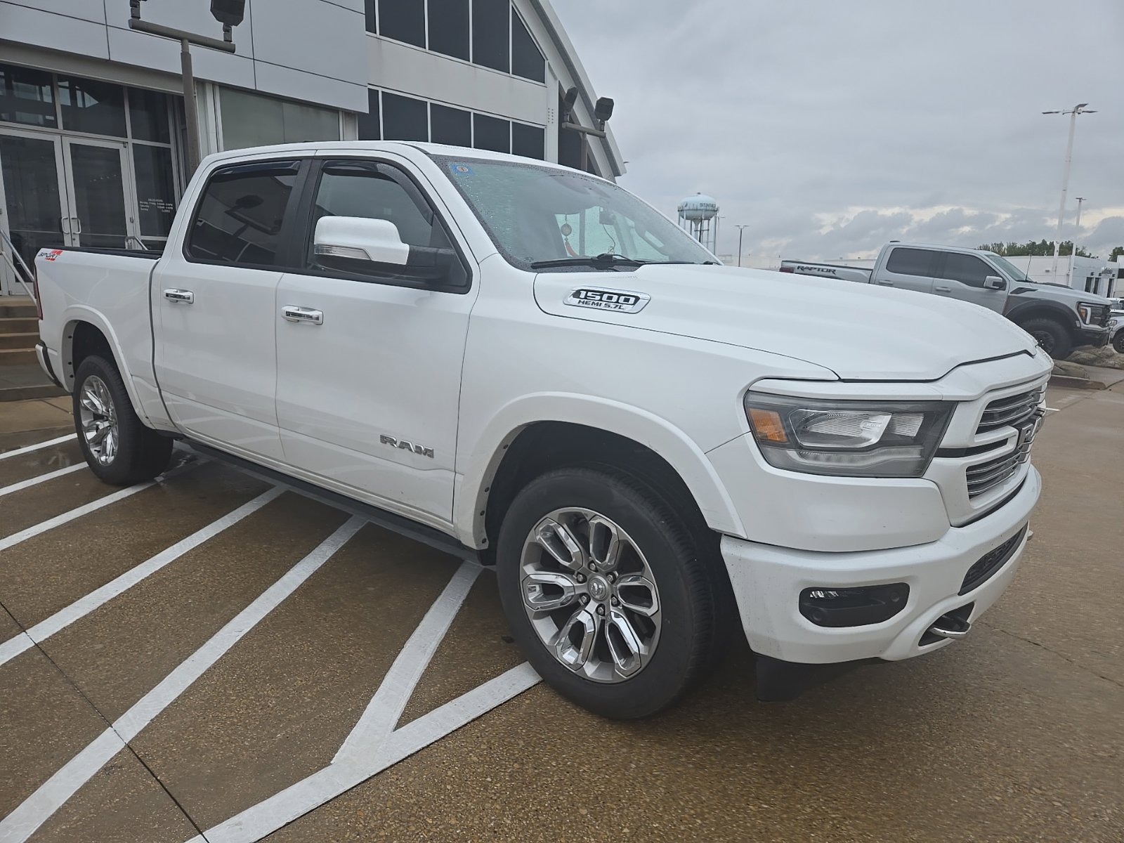 Used 2022 RAM 1500 Laramie w/ Laramie Southwest Edition AWD/4WD image 3