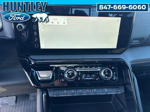Used 2024 GMC Sierra 2500 AT4 w/ AT4 Premium Plus Package AWD/4WD image 19