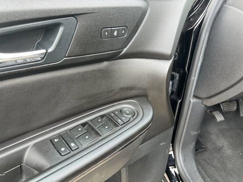 Used 2017 Chevrolet Traverse Premier FWD image 24