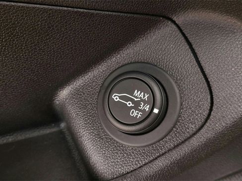 Used 2024 GMC Terrain SLT image 18