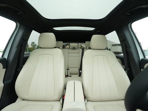 Used 2026 Mercedes-Benz GLB 250 4MATIC image 32