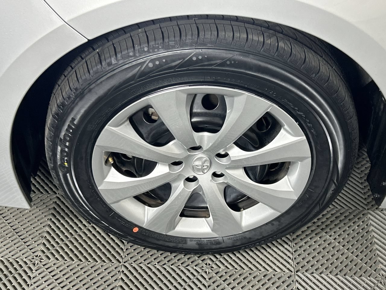 Used 2025 Toyota Corolla LE FWD image 10