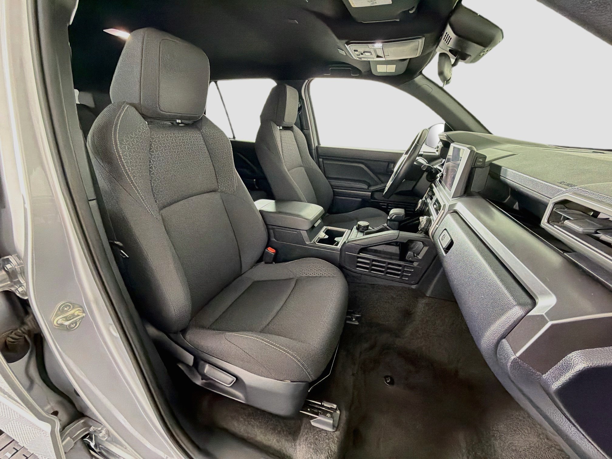 Used 2025 Toyota 4Runner SR5 AWD/4WD image 31