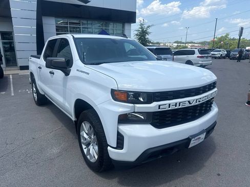 Used 2020 Chevrolet Silverado 1500 Custom w/ Custom Value Package AWD/4WD image 3