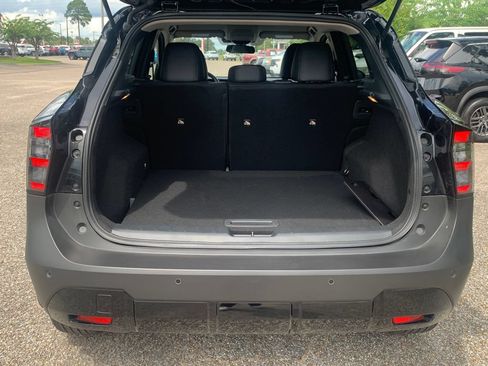 Used 2025 Nissan Kicks SR FWD image 8