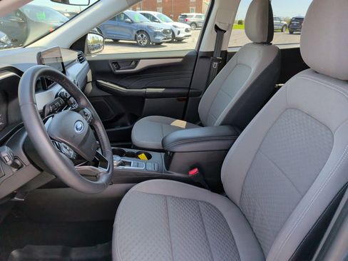 Certified 2022 Ford Escape SE w/ Cold Weather Package AWD/4WD image 4