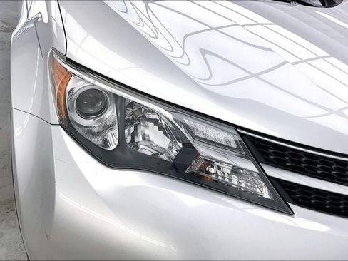 Used 2015 Toyota RAV4 LE AWD/4WD image 25