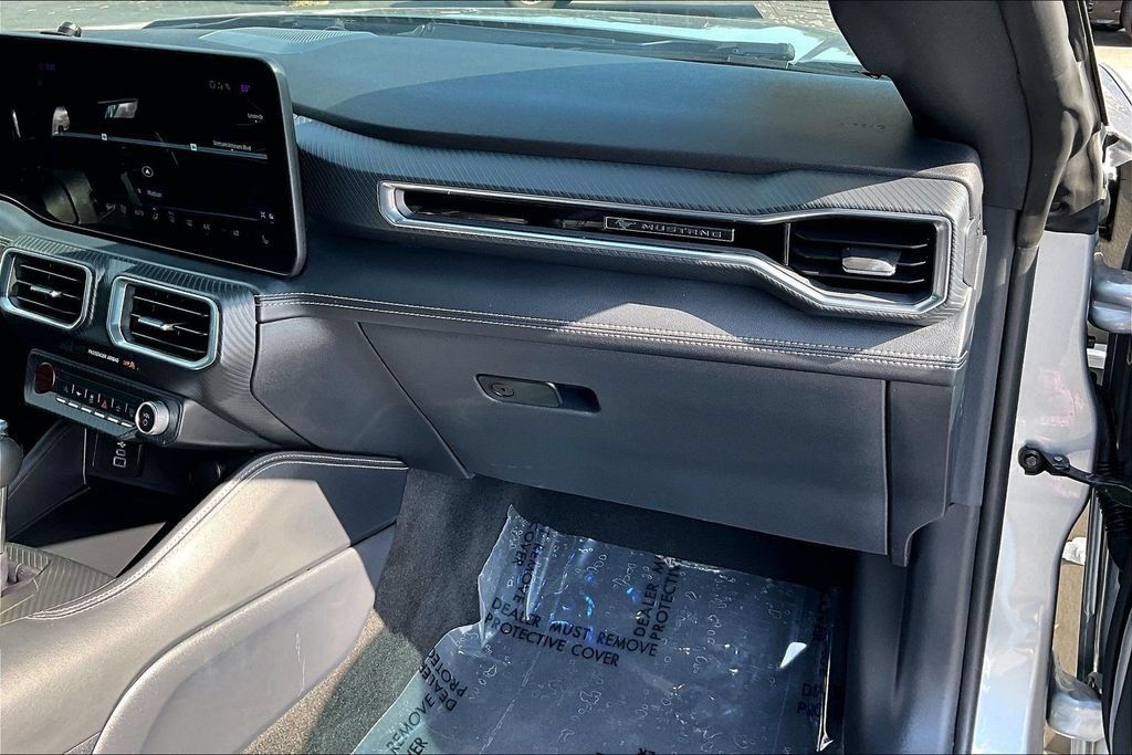 Used 2025 Ford Mustang GT Premium RWD image 28